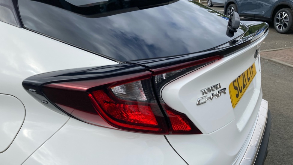Toyota C-HR 2.0 Hybrid Design 5dr CVT Hybrid Hatchback - Image 21