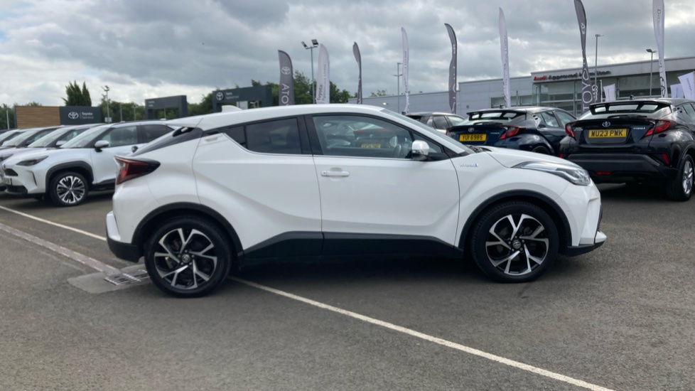 Toyota C-HR 2.0 Hybrid Design 5dr CVT Hybrid Hatchback - Image 23