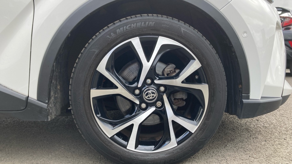 Toyota C-HR 2.0 Hybrid Design 5dr CVT Hybrid Hatchback - Image 25