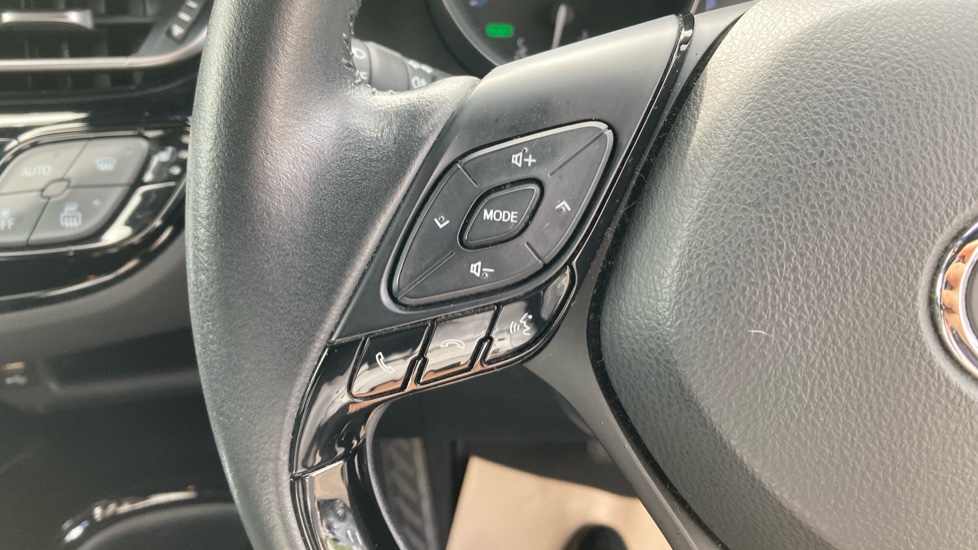 Toyota C-HR 2.0 Hybrid Design 5dr CVT Hybrid Hatchback - Image 43