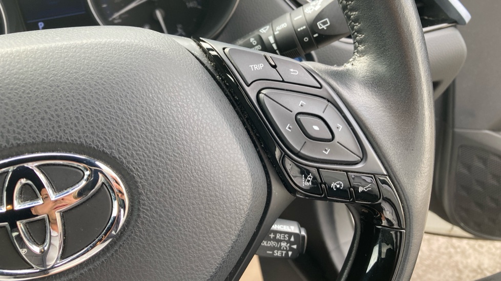Toyota C-HR 2.0 Hybrid Design 5dr CVT Hybrid Hatchback - Image 44
