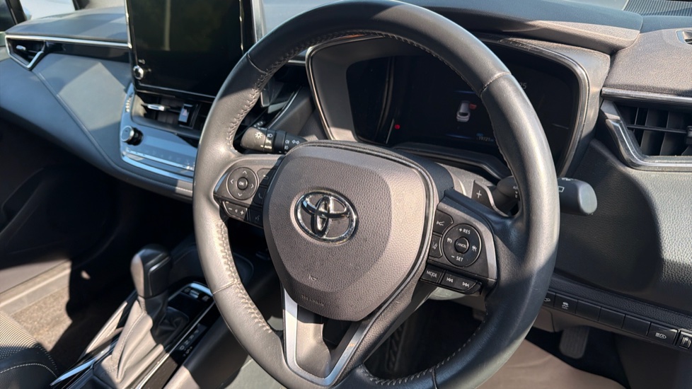 Toyota Corolla 2.0 VVT-i Hybrid Trek 5dr CVT Hybrid Estate - Image 7