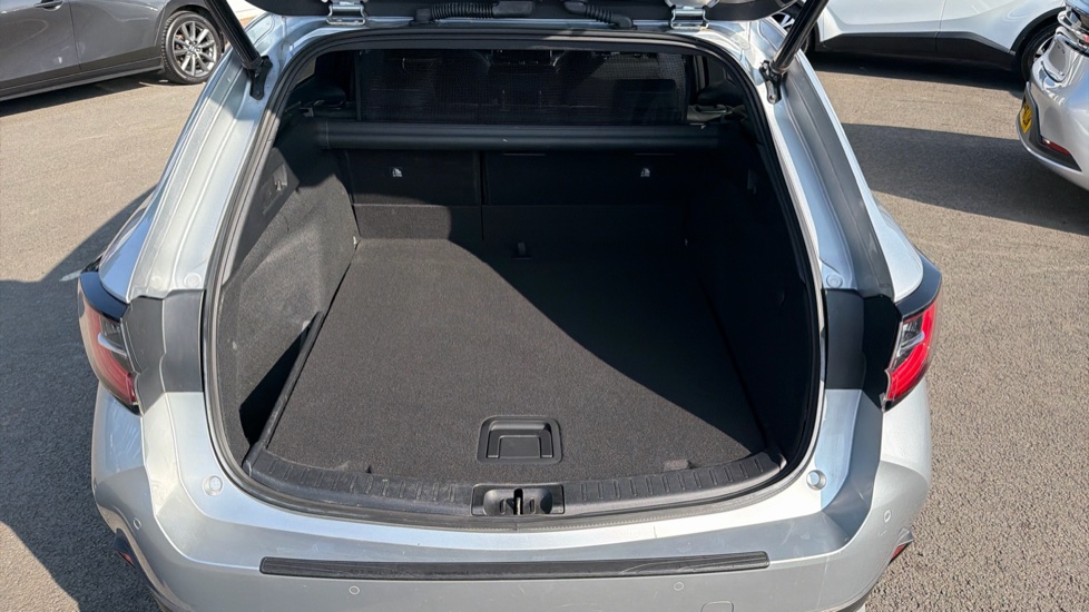 Toyota Corolla 2.0 VVT-i Hybrid Trek 5dr CVT Hybrid Estate - Image 13