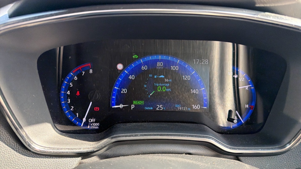 Toyota Corolla 2.0 VVT-i Hybrid Trek 5dr CVT Hybrid Estate - Image 35