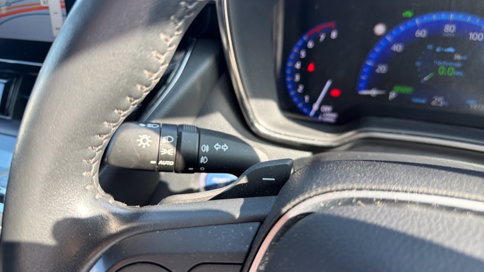 Toyota Corolla 2.0 VVT-i Hybrid Trek 5dr CVT Hybrid Estate - Image 37