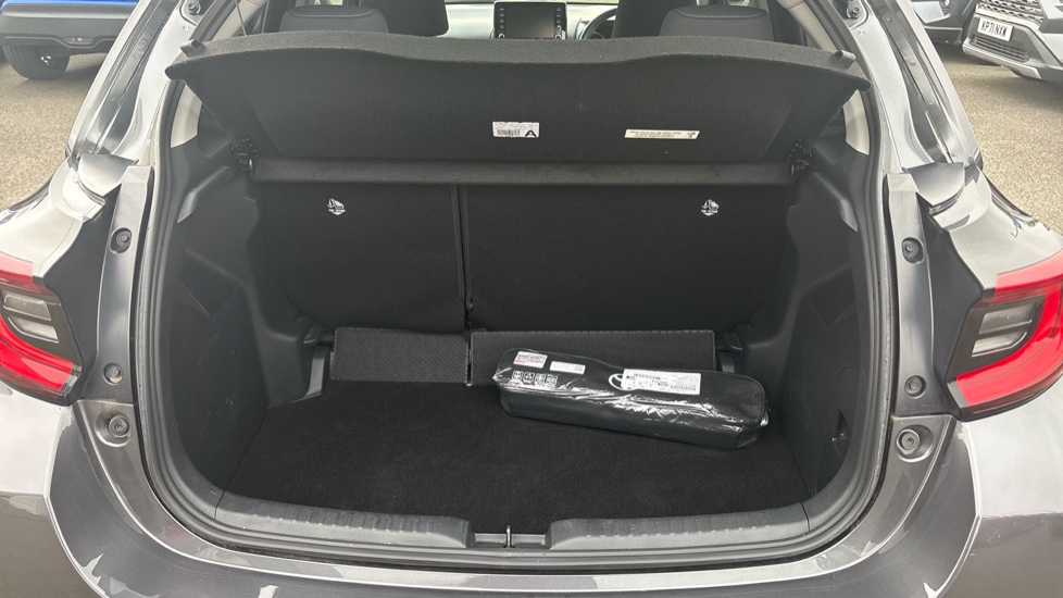 Toyota Yaris 1.5 Hybrid Design 5dr CVT Hybrid Hatchback - Image 13