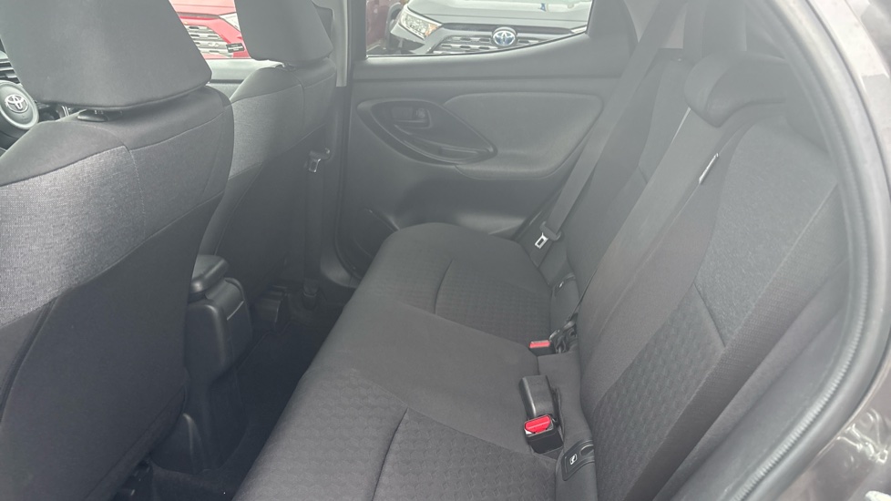 Toyota Yaris 1.5 Hybrid Design 5dr CVT Hybrid Hatchback - Image 15