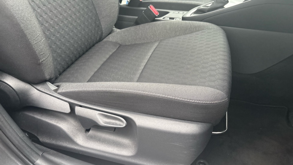 Toyota Yaris 1.5 Hybrid Design 5dr CVT Hybrid Hatchback - Image 17
