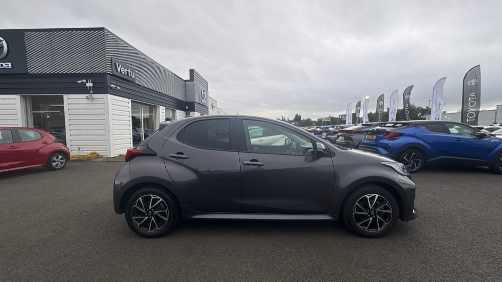 Toyota Yaris 1.5 Hybrid Design 5dr CVT Hybrid Hatchback - Image 23