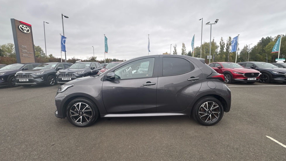 Toyota Yaris 1.5 Hybrid Design 5dr CVT Hybrid Hatchback - Image 24