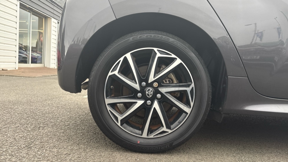 Toyota Yaris 1.5 Hybrid Design 5dr CVT Hybrid Hatchback - Image 25