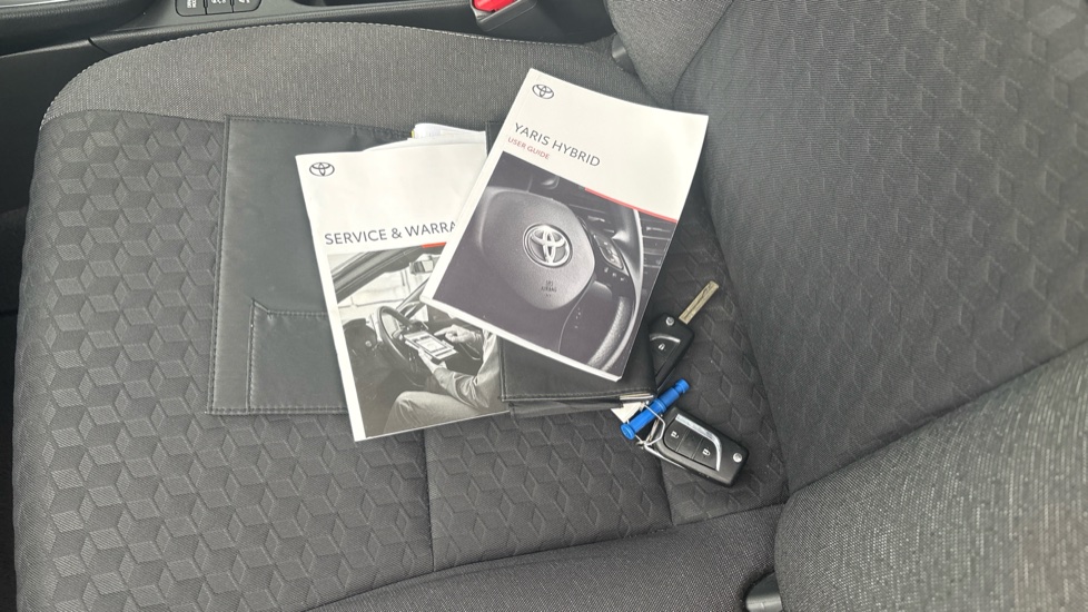 Toyota Yaris 1.5 Hybrid Design 5dr CVT Hybrid Hatchback - Image 27