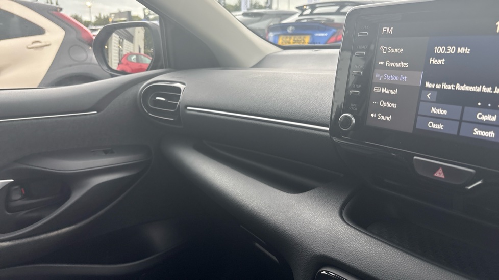 Toyota Yaris 1.5 Hybrid Design 5dr CVT Hybrid Hatchback - Image 35