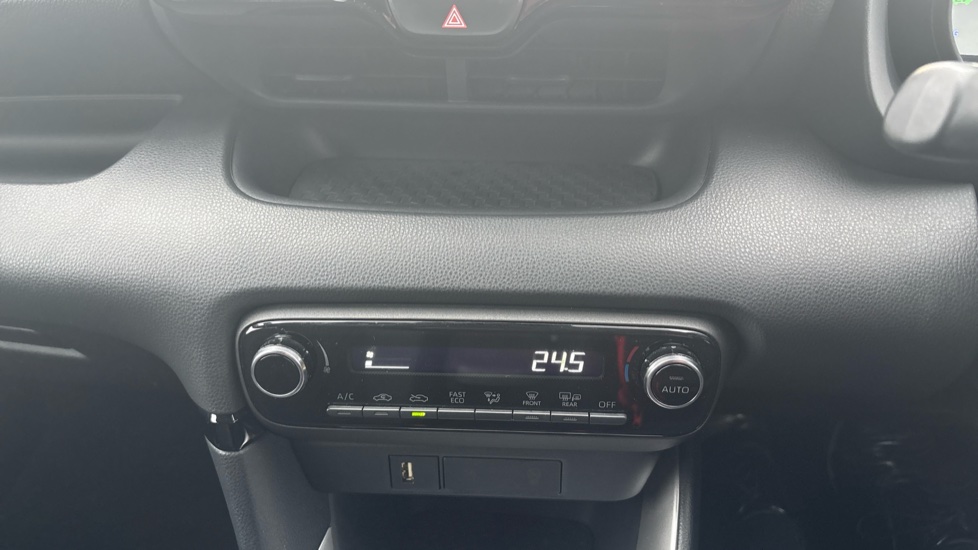 Toyota Yaris 1.5 Hybrid Design 5dr CVT Hybrid Hatchback - Image 37