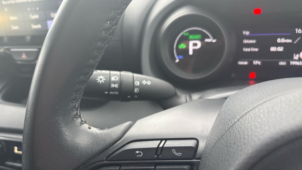 Toyota Yaris 1.5 Hybrid Design 5dr CVT Hybrid Hatchback - Image 43