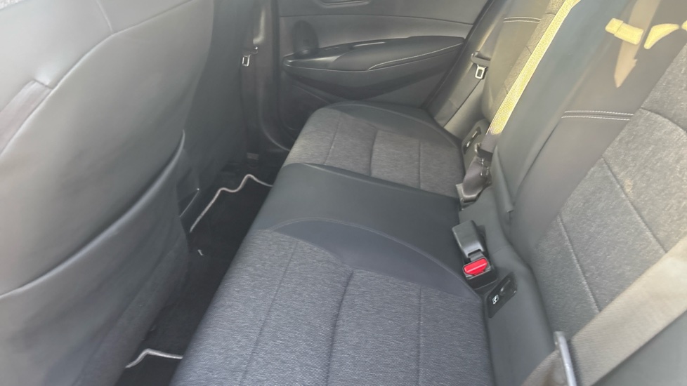 Toyota Corolla 1.8 Hybrid Design 5dr CVT Hybrid Hatchback - Image 15