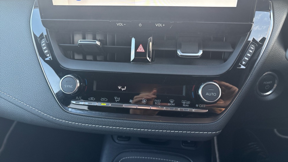 Toyota Corolla 1.8 Hybrid Design 5dr CVT Hybrid Hatchback - Image 34