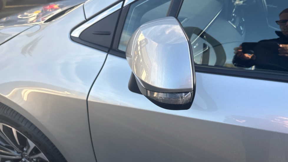 Toyota Corolla 1.8 Hybrid Design 5dr CVT Hybrid Hatchback - Image 51