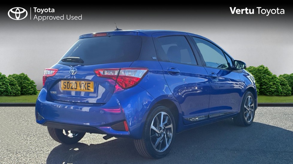 Toyota Yaris 1.5 VVT-i Y20 5dr [Bi-tone] Petrol Hatchback - Image 2
