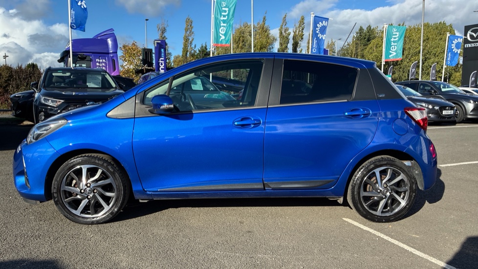 Toyota Yaris 1.5 VVT-i Y20 5dr [Bi-tone] Petrol Hatchback - Image 24