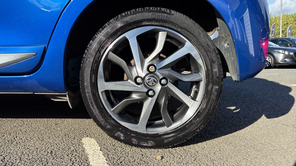 Toyota Yaris 1.5 VVT-i Y20 5dr [Bi-tone] Petrol Hatchback - Image 25
