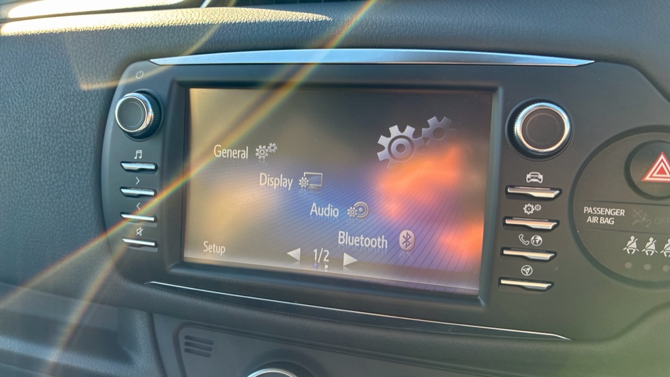 Toyota Yaris 1.5 VVT-i Y20 5dr [Bi-tone] Petrol Hatchback - Image 45