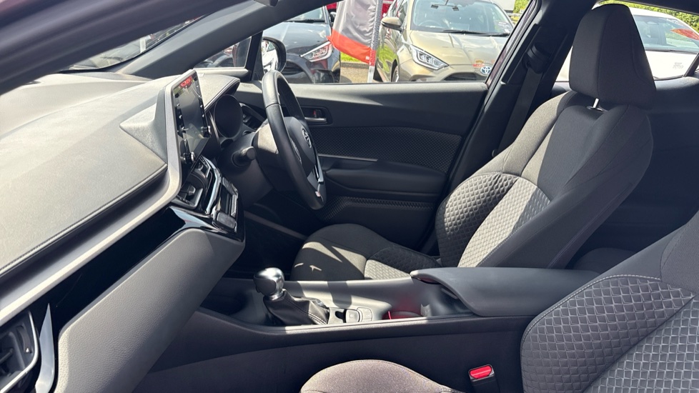 Toyota C-HR 1.8 Hybrid Icon 5dr CVT Hybrid Hatchback - Image 5