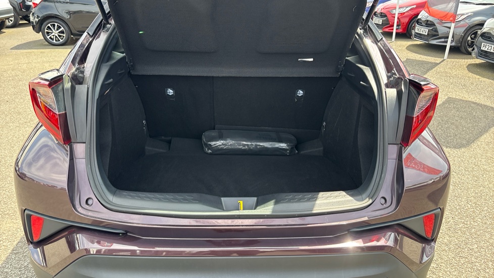 Toyota C-HR 1.8 Hybrid Icon 5dr CVT Hybrid Hatchback - Image 13