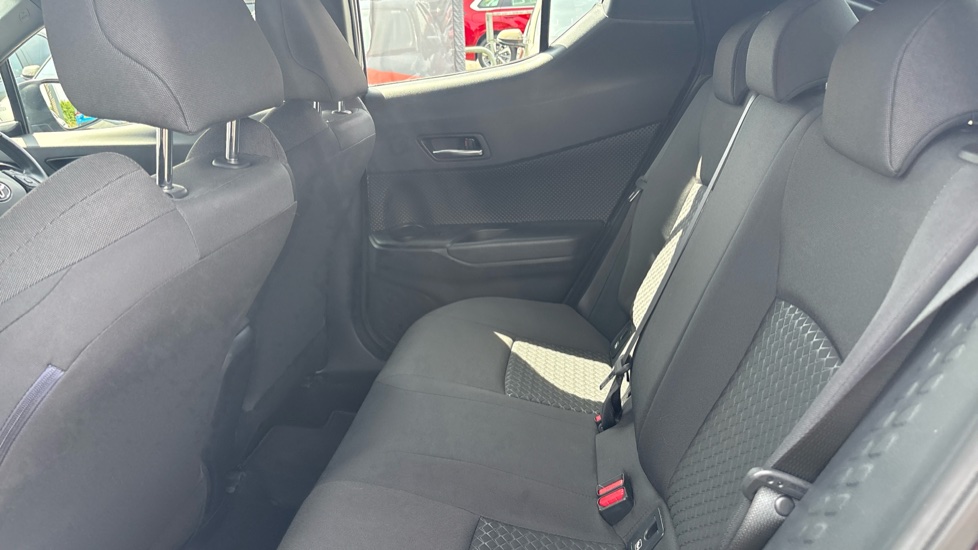 Toyota C-HR 1.8 Hybrid Icon 5dr CVT Hybrid Hatchback - Image 15