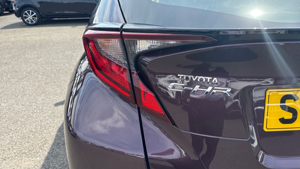 Toyota C-HR 1.8 Hybrid Icon 5dr CVT Hybrid Hatchback - Image 21