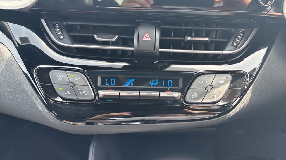 Toyota C-HR 1.8 Hybrid Icon 5dr CVT Hybrid Hatchback - Image 39