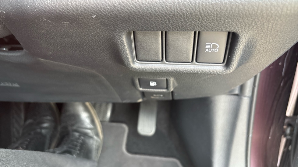 Toyota C-HR 1.8 Hybrid Icon 5dr CVT Hybrid Hatchback - Image 51