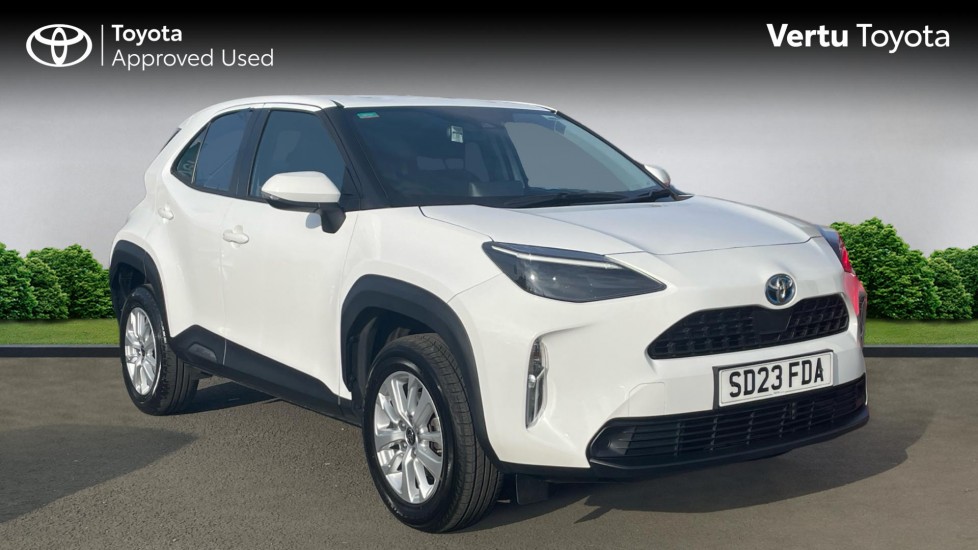 Toyota Yaris Cross 1.5 Hybrid Icon 5dr CVT Hybrid Estate - Image 1