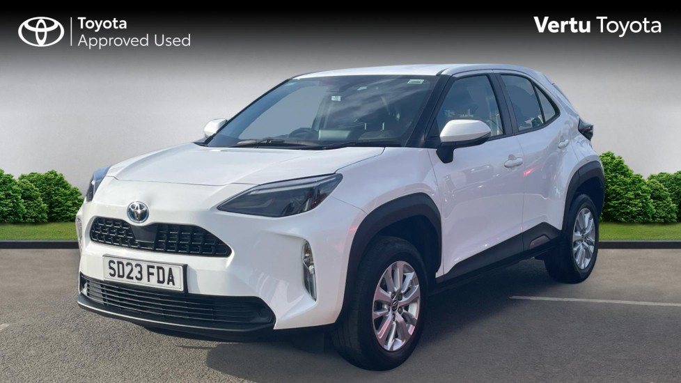 Toyota Yaris Cross 1.5 Hybrid Icon 5dr CVT Hybrid Estate - Image 3