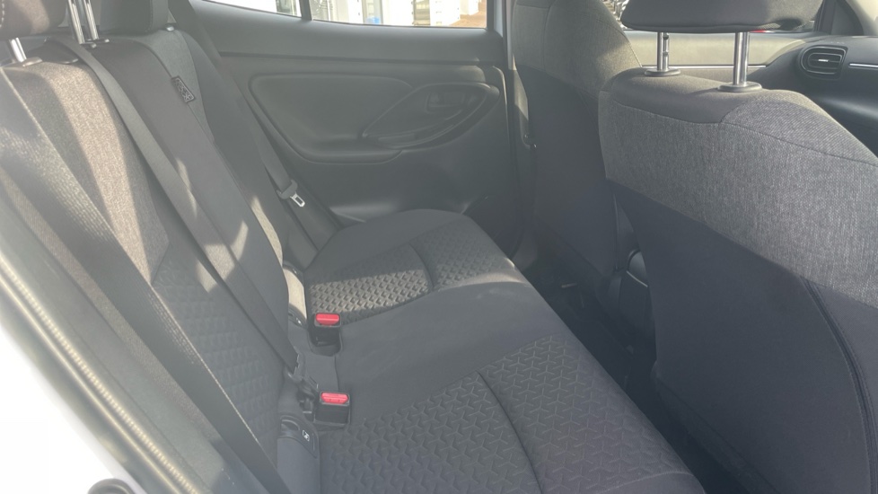 Toyota Yaris Cross 1.5 Hybrid Icon 5dr CVT Hybrid Estate - Image 8