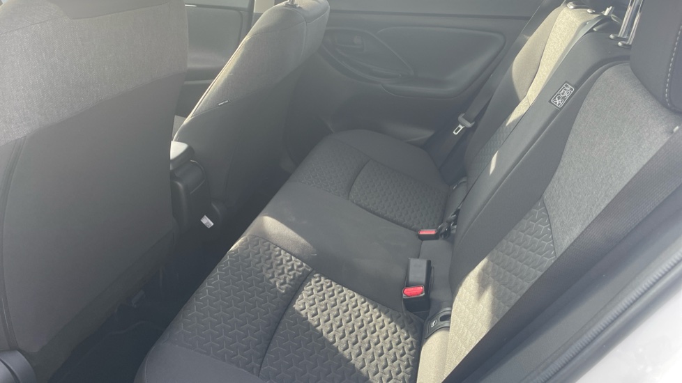 Toyota Yaris Cross 1.5 Hybrid Icon 5dr CVT Hybrid Estate - Image 15