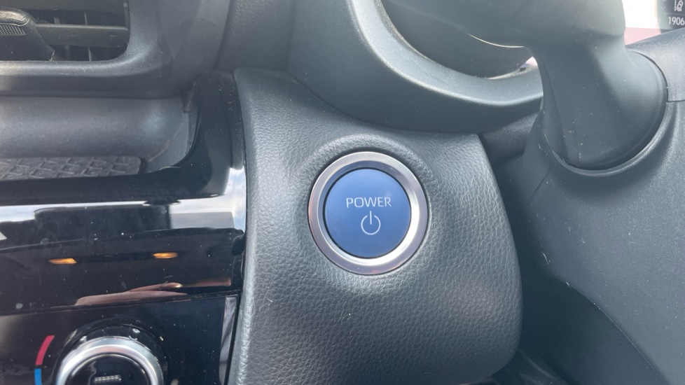 Toyota Yaris Cross 1.5 Hybrid Icon 5dr CVT Hybrid Estate - Image 16
