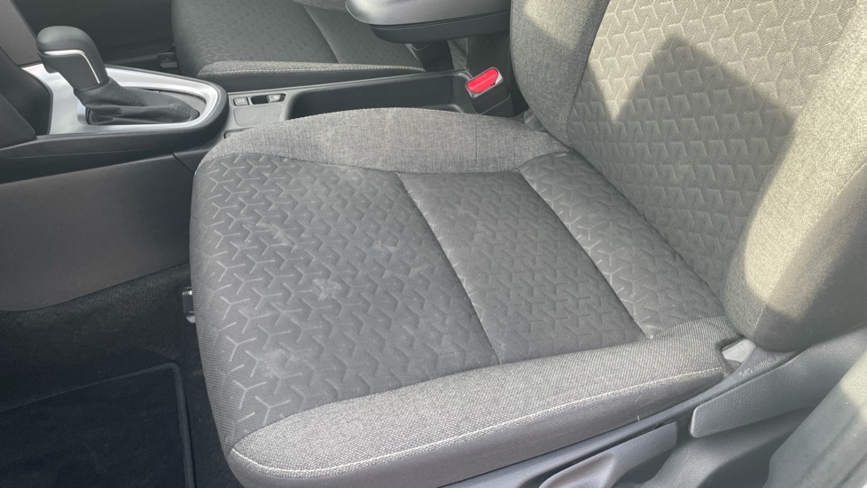 Toyota Yaris Cross 1.5 Hybrid Icon 5dr CVT Hybrid Estate - Image 17