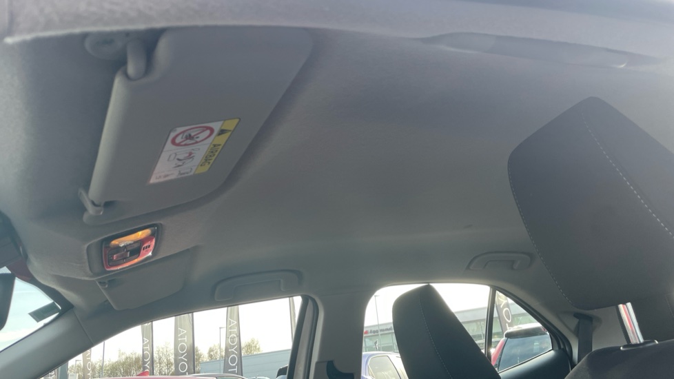 Toyota Yaris Cross 1.5 Hybrid Icon 5dr CVT Hybrid Estate - Image 19