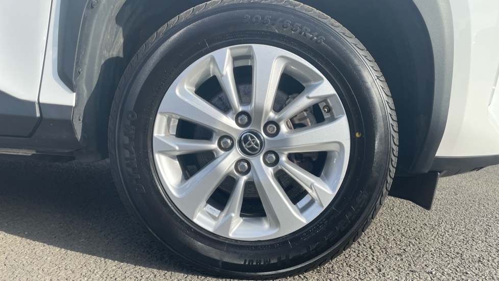 Toyota Yaris Cross 1.5 Hybrid Icon 5dr CVT Hybrid Estate - Image 25