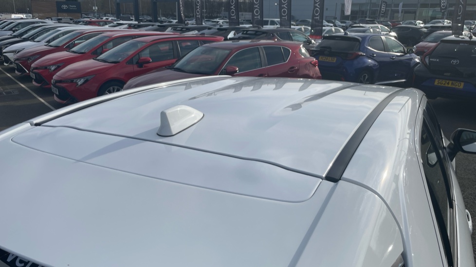Toyota Yaris Cross 1.5 Hybrid Icon 5dr CVT Hybrid Estate - Image 29