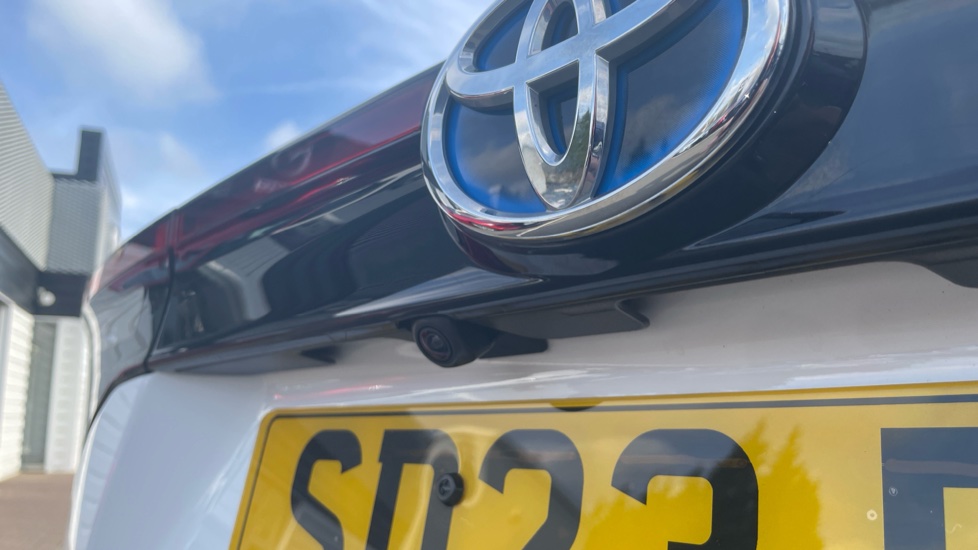 Toyota Yaris Cross 1.5 Hybrid Icon 5dr CVT Hybrid Estate - Image 34