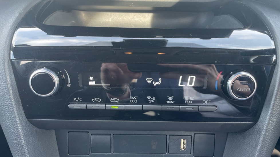 Toyota Yaris Cross 1.5 Hybrid Icon 5dr CVT Hybrid Estate - Image 49