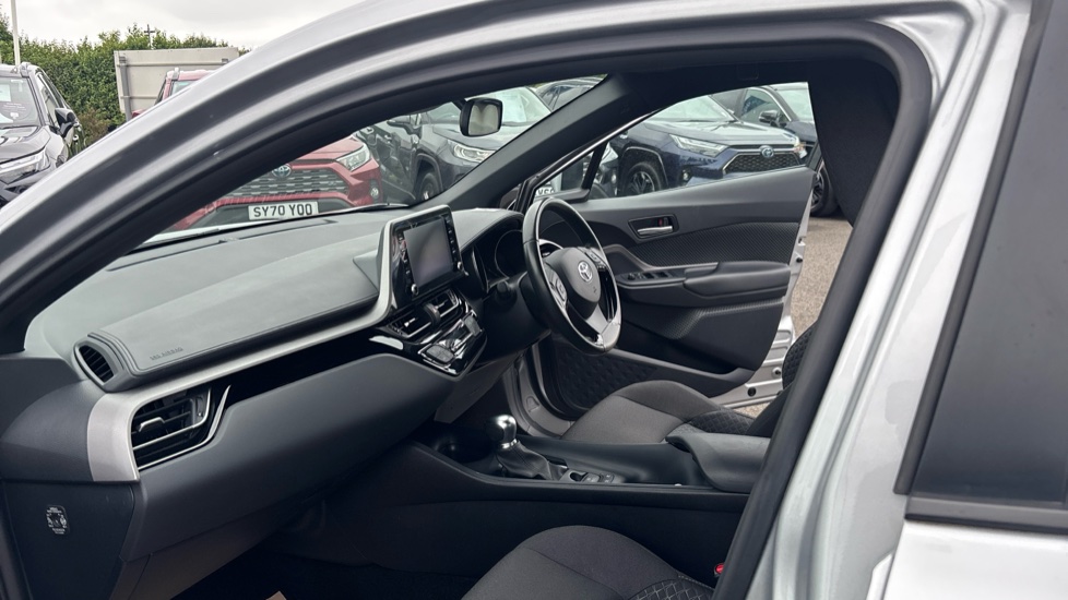 Toyota C-HR 1.8 Hybrid Icon 5dr CVT Hybrid Hatchback - Image 5