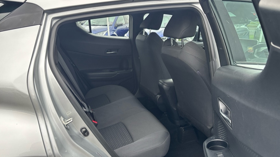 Toyota C-HR 1.8 Hybrid Icon 5dr CVT Hybrid Hatchback - Image 8