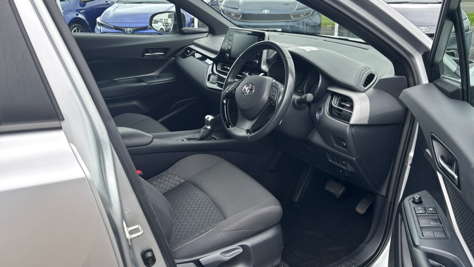 Toyota C-HR 1.8 Hybrid Icon 5dr CVT Hybrid Hatchback - Image 12