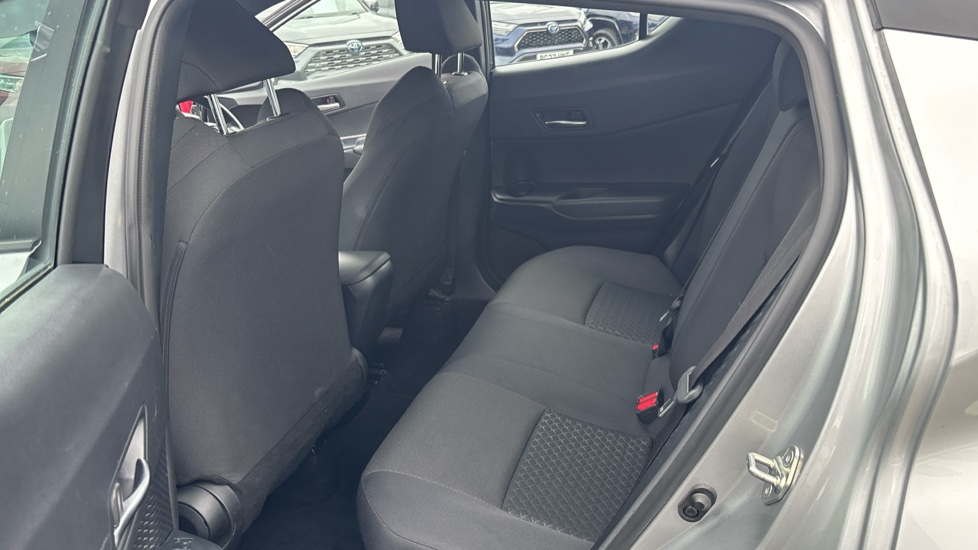 Toyota C-HR 1.8 Hybrid Icon 5dr CVT Hybrid Hatchback - Image 15