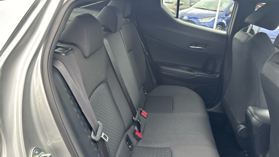Toyota C-HR 1.8 Hybrid Icon 5dr CVT Hybrid Hatchback - Image 18