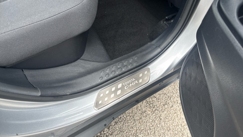 Toyota C-HR 1.8 Hybrid Icon 5dr CVT Hybrid Hatchback - Image 29