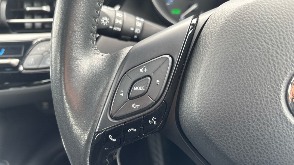 Toyota C-HR 1.8 Hybrid Icon 5dr CVT Hybrid Hatchback - Image 39